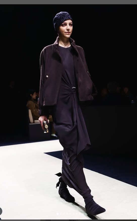 Runway - Dark draped ensemble